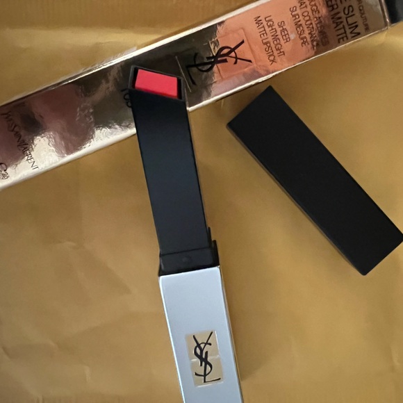 Yves Saint Laurent Rouge Pur
Couture Sheer Matte
Lipstick -Orange Provoc… - Picture 2 of 11